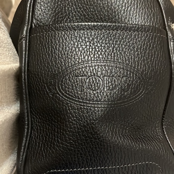 Tod's Black Leather Shoulder Bag - Picture 4 of 11